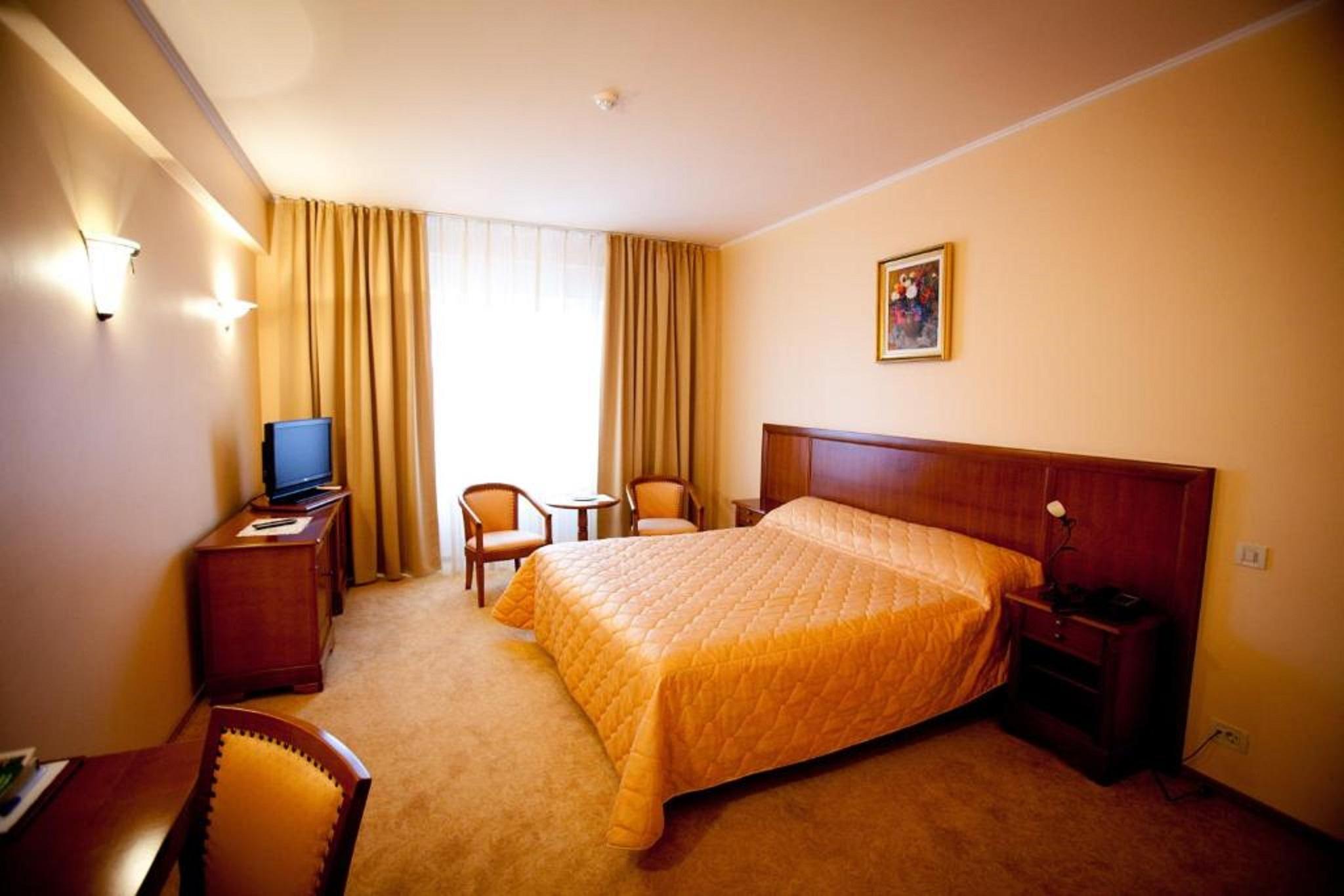Hotel Maxim オラデア エクステリア 写真